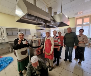 Wspólne gotowanie seniorów z Zupą za Ratuszem